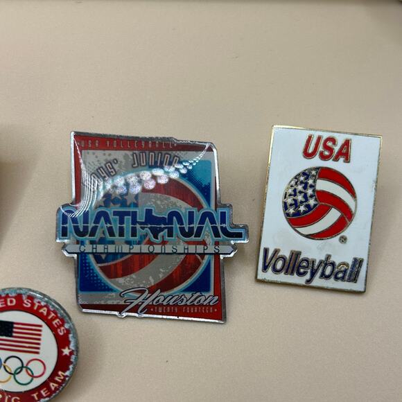 Lot of 16 Collectible Pins Volleyball USA London USC Argentina Rose Bowl Parade - Picture 8 of 10